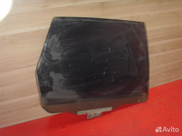 Стекло двери заднее 3411772 Volvo 440 1988-1996