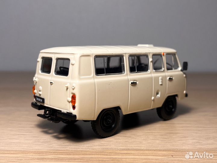 Модель УАЗ 452 В Буханка 1:43