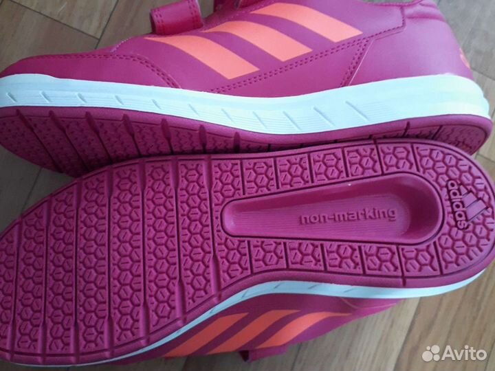 Кроссовки adidas новые р 38