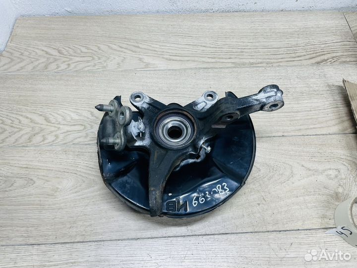 Кулак поворотный правый Honda Civic 4D 1.8