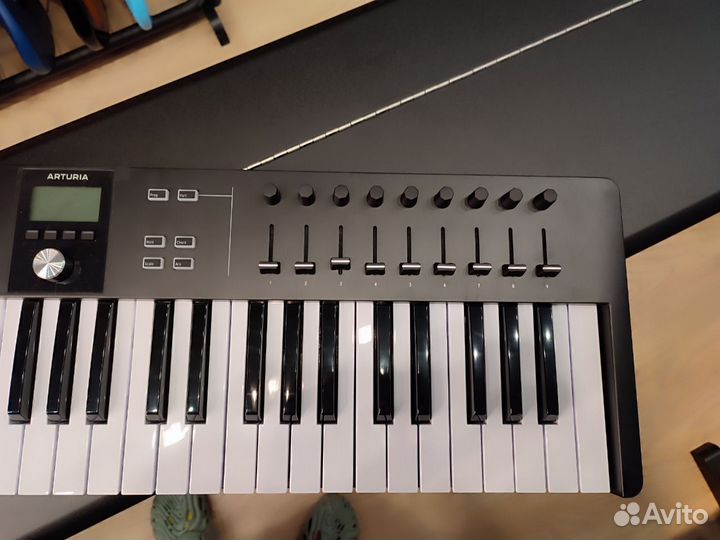 Arturia KeyLab Essential 61 Black - midi клавиатур