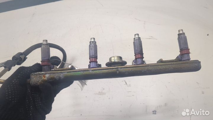 Форсунка топливная Toyota Corolla Verso, 2004