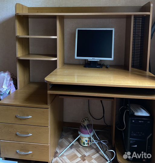 Компьютерный стол