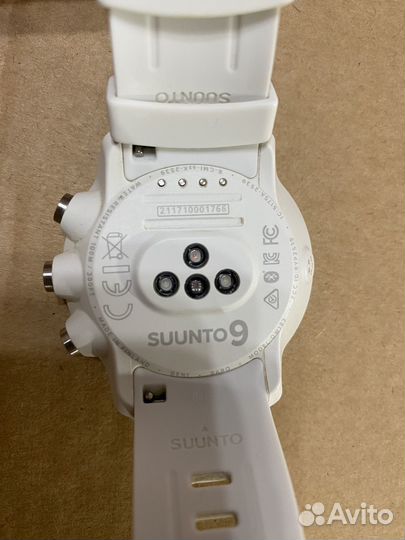 Смарт часы suunto 9 baro white