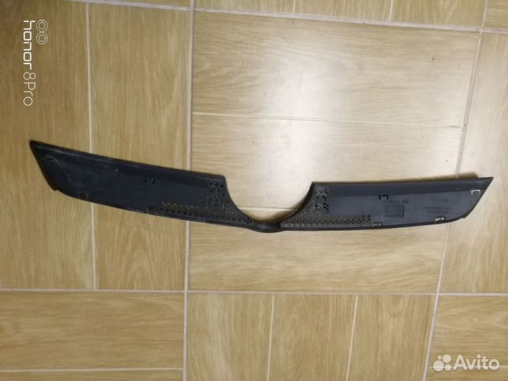 Отражатель решетки радиатора Opel Zafira B