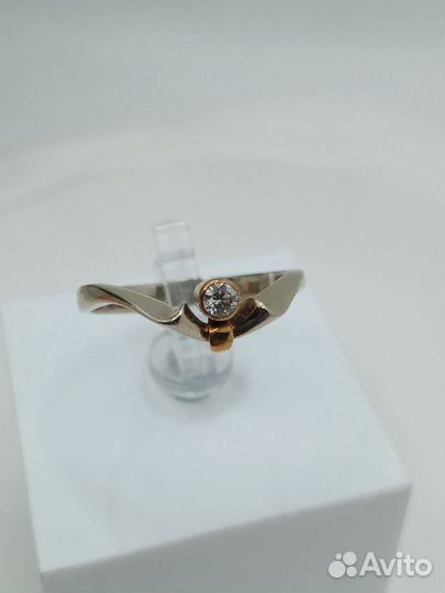 Золотое кольцо 585 пробы с бриллиантом 0,1 ct