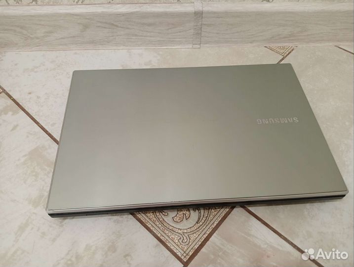 Мощный Samsung Core i7 2670qm 12гб GT520mx