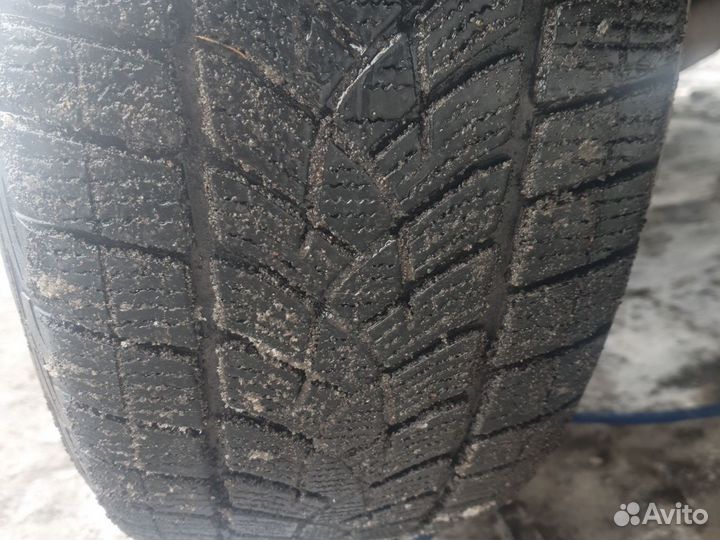 Goodyear UltraGrip Ice SUV 225/60 R17 103T