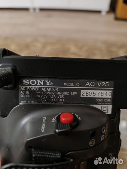 Видеокамера Sony AC-V25