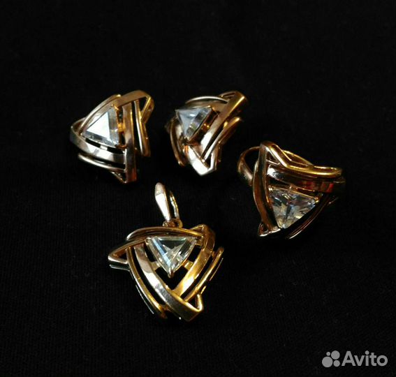 Золотой гарнитур