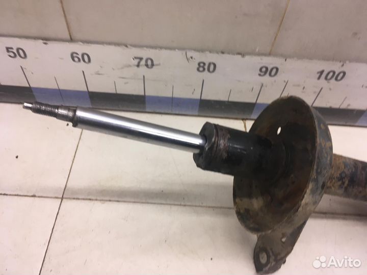 Кулак поворотный передний правый Nexia 1995-2016