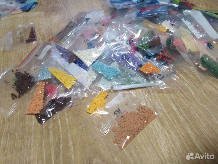 Стразы для алмазной мозаики