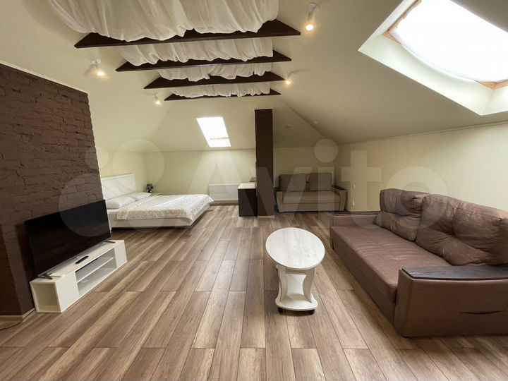 Комната 100 м², 3/3 эт.