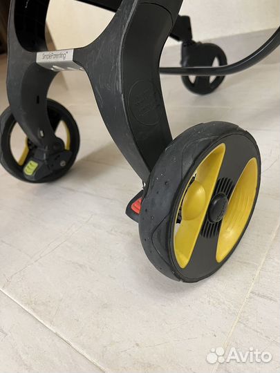 Автокресло-коляска Doona+ Isofix база