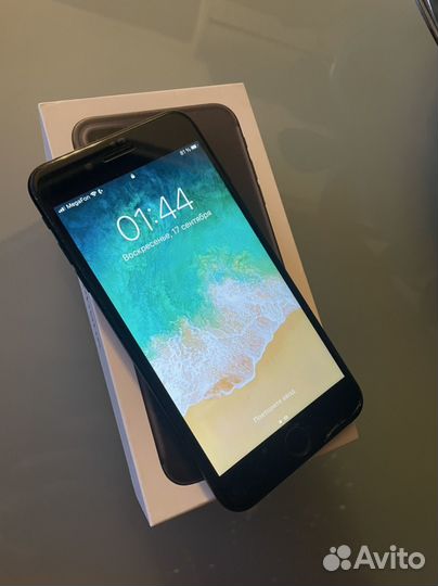 Телефон iPhone 7 plus