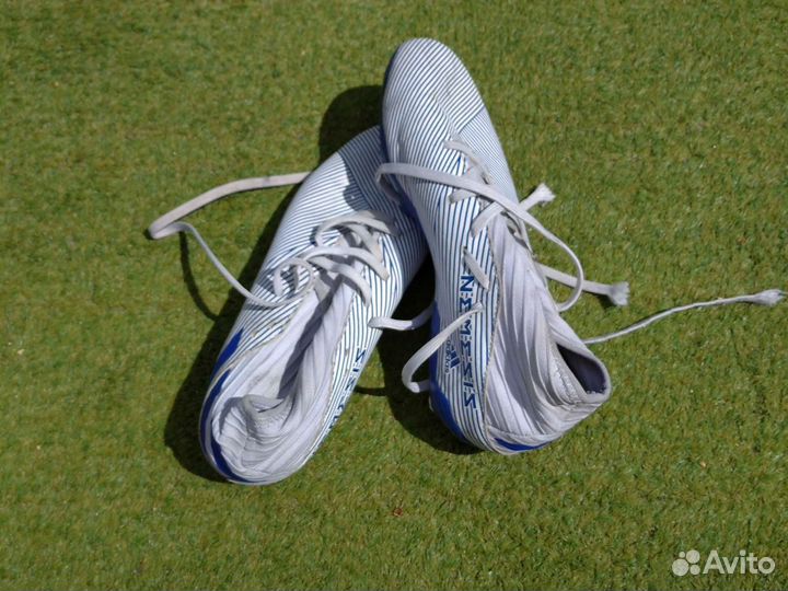 Футбольные бутсы adidas nemeziz