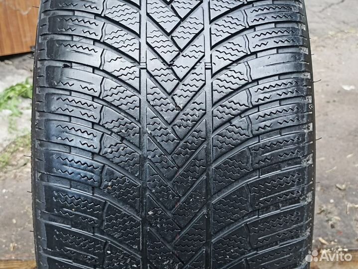 Bridgestone Blizzak LM-005 245/40 R18 97V