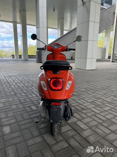 Скутер Vespa primavera 125 (2024)