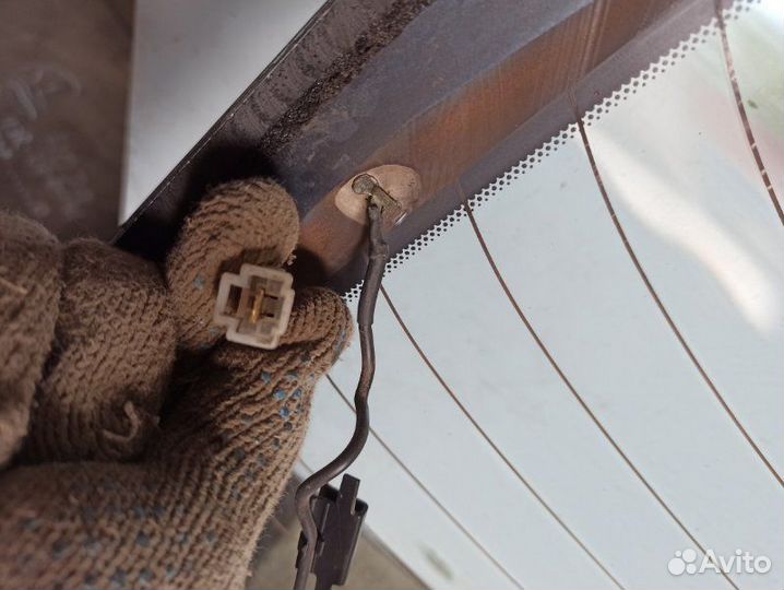 Стекло заднее Subaru Legacy B10 EJ22 2200CC 1994