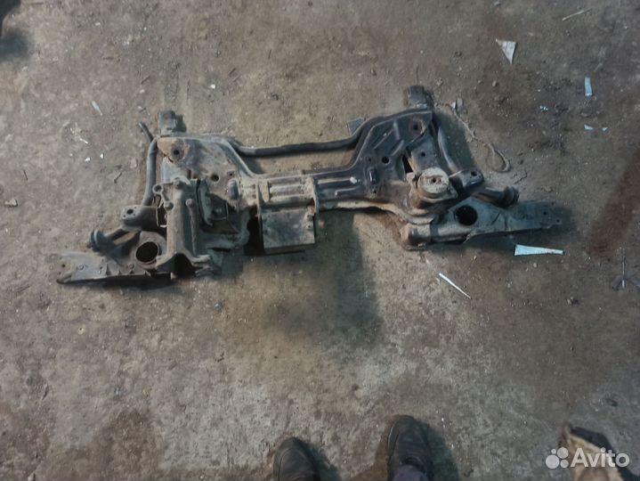 Фольцваген Пассат б3 б 4 подрамник полка богажника