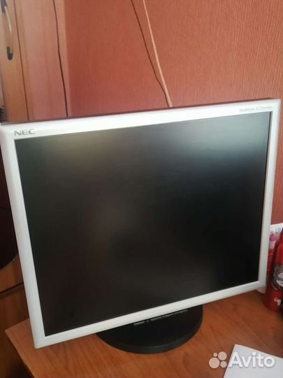 Профессиональный монитор S-IPS матрица NEC 1970NX
