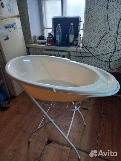 Ванночка для купания с подставкой