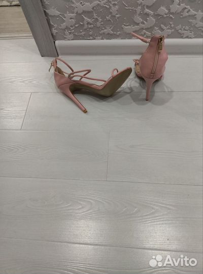 Босоножки женские 37,5 размер