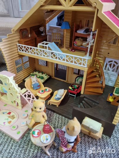 Большой кукольный домик