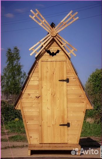 Уличный туалет деревянный SOX563