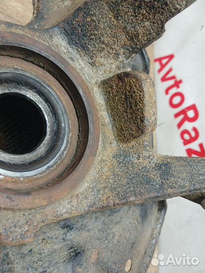 Правый поворотный кулак Kia Spectra