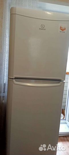 Холодильник б/у indesit