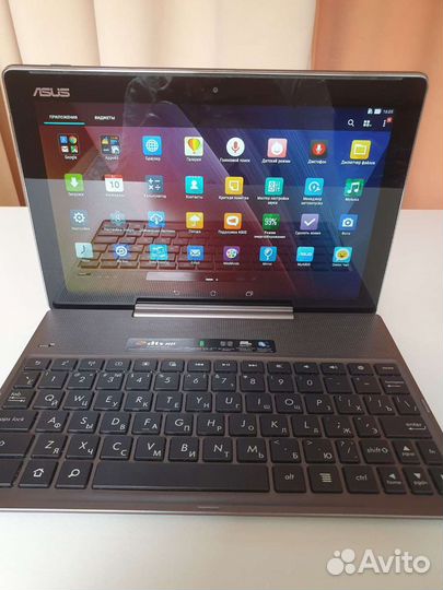 Asus ZenPad 10 с докстанцией клавиатурой