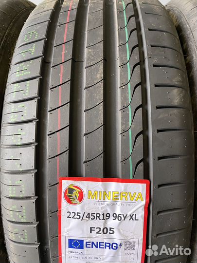 Minerva F205 225/45 R19