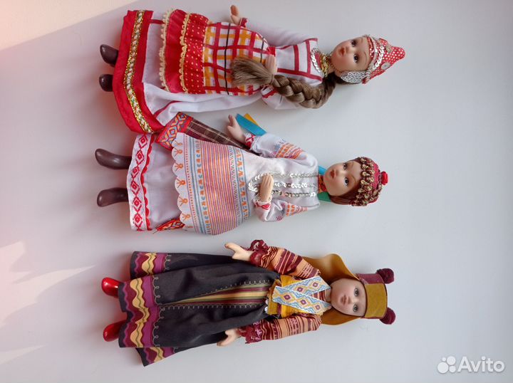 Куклы фарфоровые