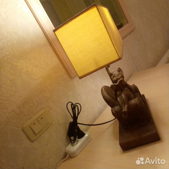 Лампа настольная