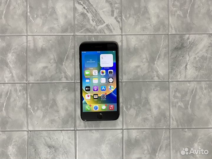 iPhone 8 Plus, 64 ГБ