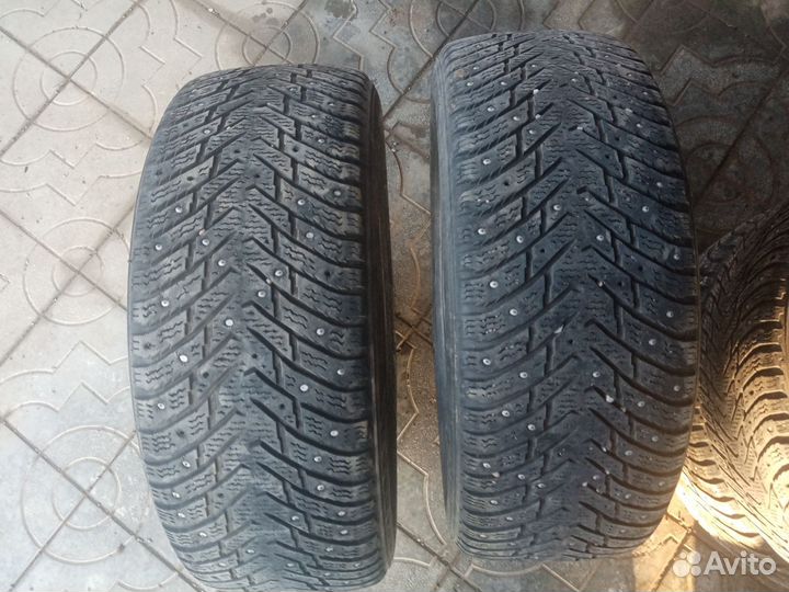 Nokian Tyres Hakkapeliitta 8 215/60 R16 99T