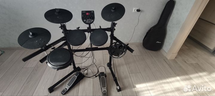 Электронная ударная установка Alesis DM6