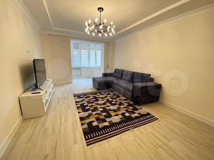 2-к. квартира, 86 м², 3/10 эт.