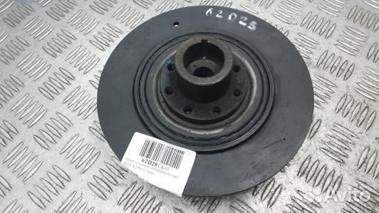 Шкив коленвала демпферный бензиновый BMW 8 E31 (62