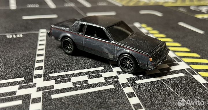 Модельки Hot Wheels