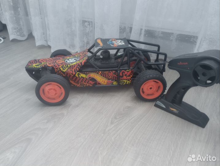 Машинка hotwheels на пульте управлении