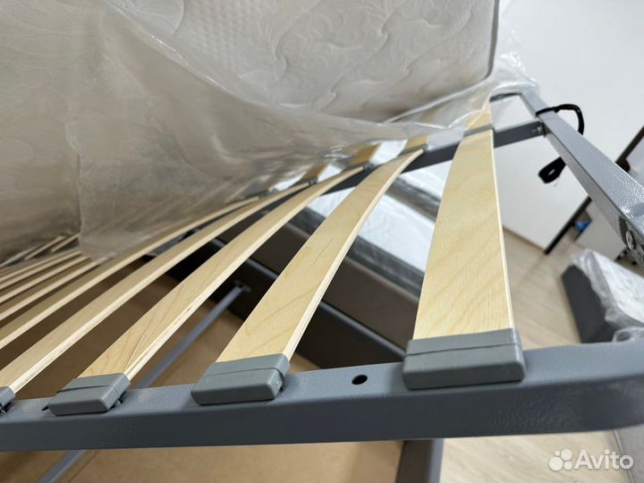 Кровать двухспальная 140 200