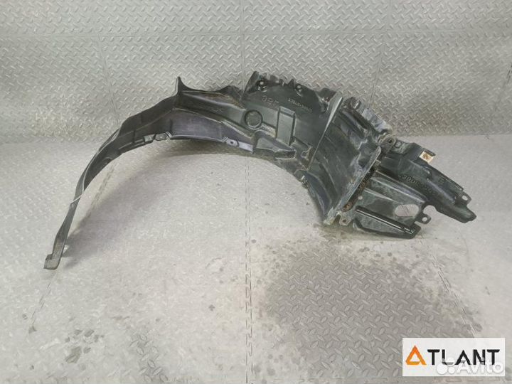 Подкрылок передний левый toyota voxy