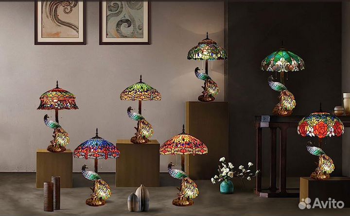 Настольная лампа в стиле Тиффани Павлин 78 см