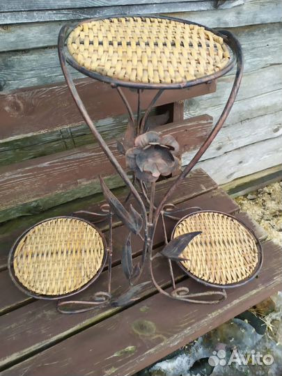 Подставка для цветов напольная металлическая