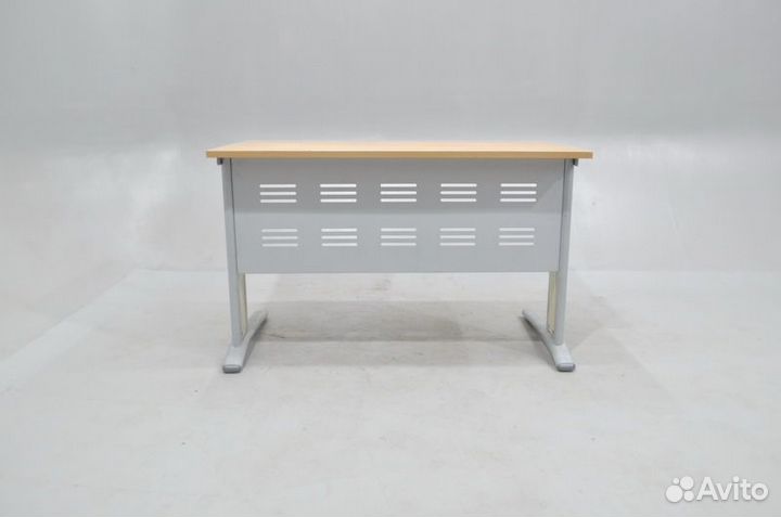 Стол письменный офисный