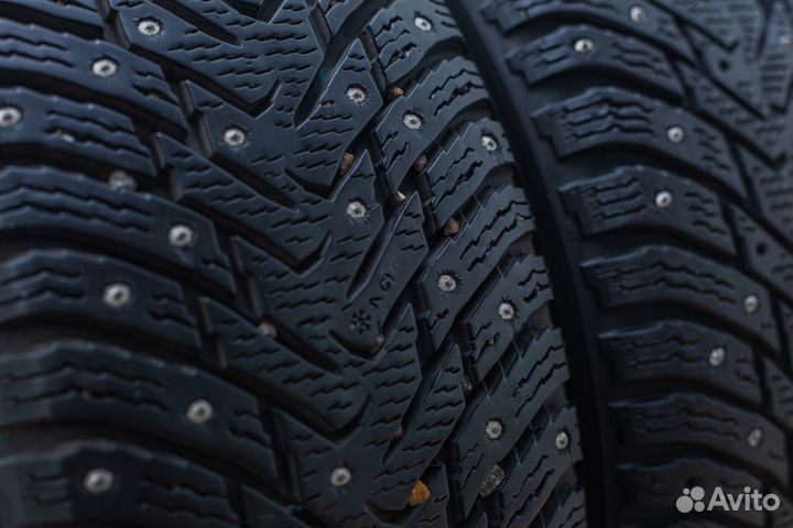 Колеса Toyota оригинал 16r Nokian 215/60 99T Hakka