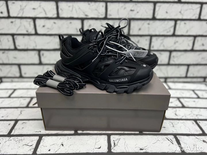 Track best sale 1 balenciaga