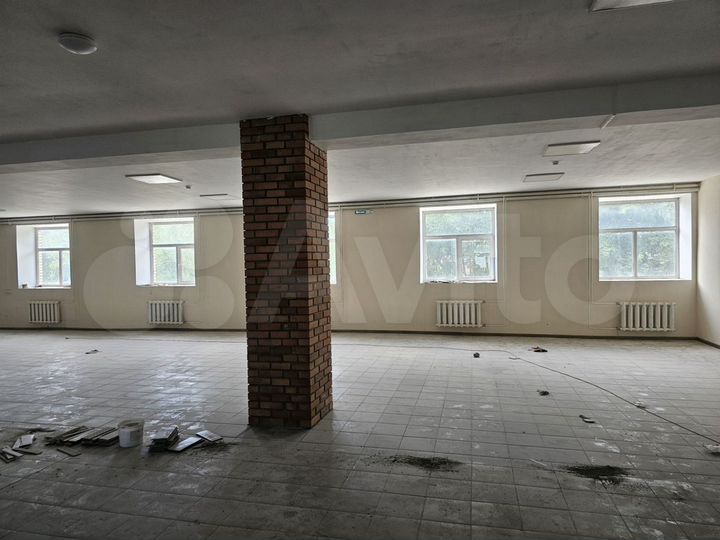 Торговая площадь, 1400 м²